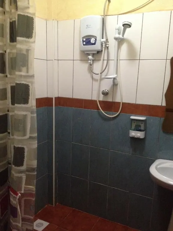 J Residence Motel Entebbe 3*,
