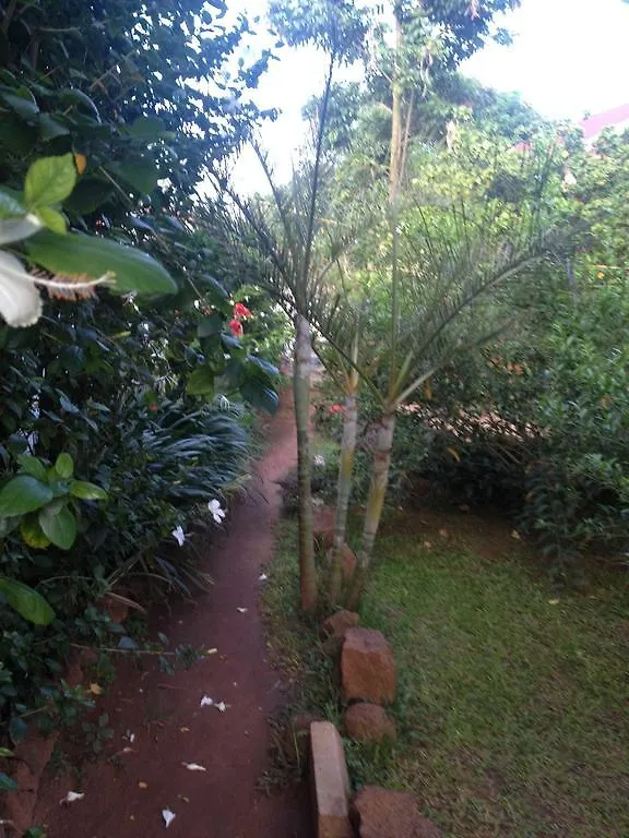 J Residence Motel Entebbe Konukevi