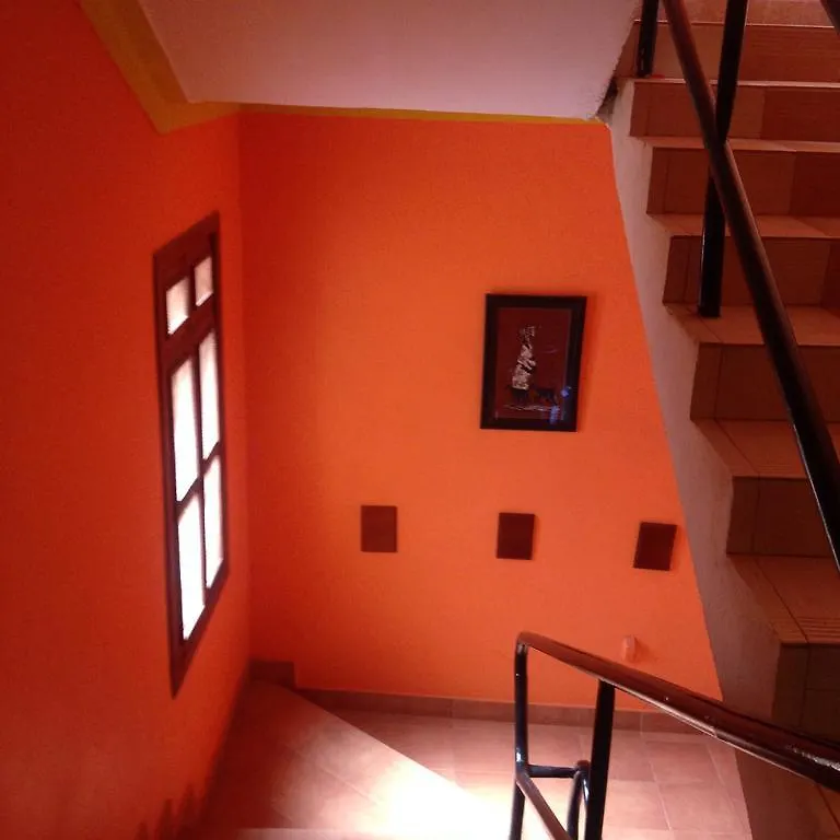 J Residence Motel Entebbe Konukevi