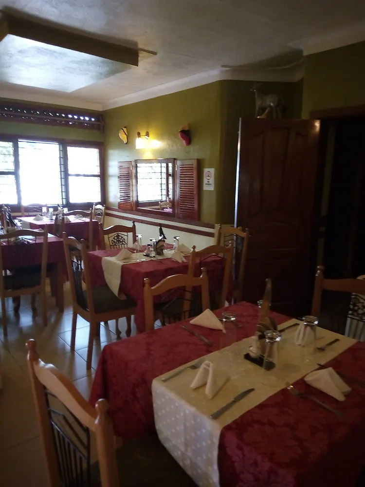 J Residence Motel Entebbe Konukevi